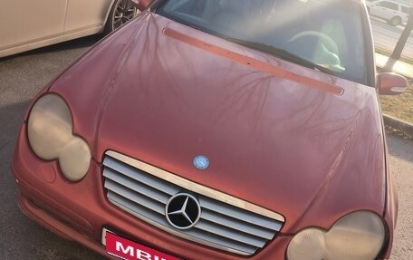 Mercedes-Benz C-Класс, 2002 год, 380 000 рублей, 1 фотография