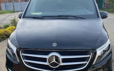 Mercedes-Benz V-Класс, 2018 год, 5 650 000 рублей, 1 фотография