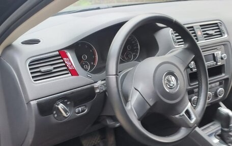 Volkswagen Jetta VI, 2012 год, 1 300 000 рублей, 3 фотография