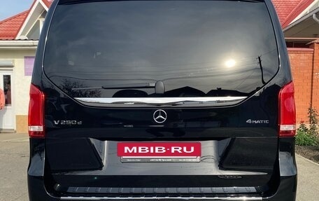 Mercedes-Benz V-Класс, 2018 год, 5 650 000 рублей, 4 фотография