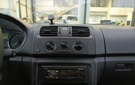 Skoda Fabia II, 2011 год, 440 000 рублей, 18 фотография