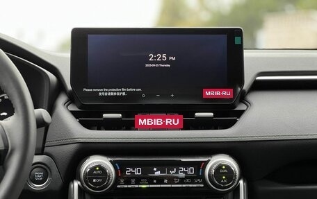 Toyota RAV4, 2025 год, 4 090 000 рублей, 17 фотография