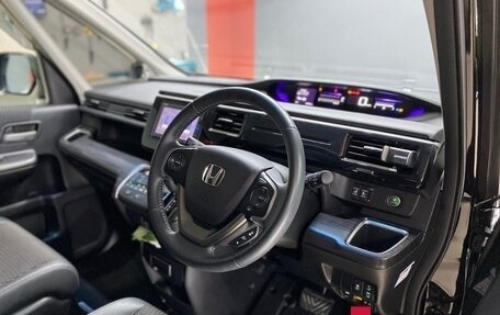 Honda Stepwgn IV, 2017 год, 1 850 000 рублей, 6 фотография