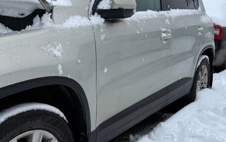 Volkswagen Tiguan I, 2010 год, 600 000 рублей, 4 фотография