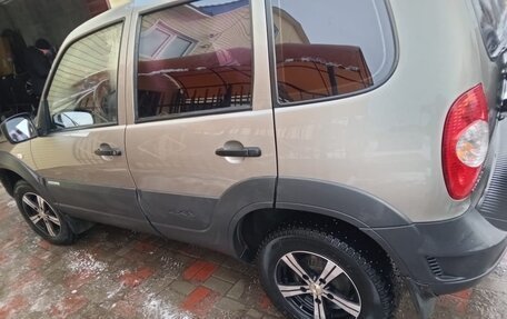 Chevrolet Niva I рестайлинг, 2015 год, 720 000 рублей, 2 фотография