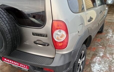 Chevrolet Niva I рестайлинг, 2015 год, 720 000 рублей, 3 фотография