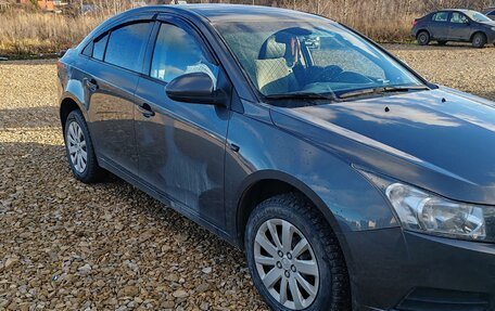 Chevrolet Cruze II, 2011 год, 600 000 рублей, 3 фотография