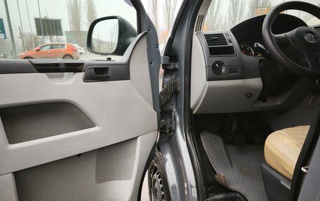 Volkswagen Caravelle T5, 2013 год, 2 400 000 рублей, 13 фотография