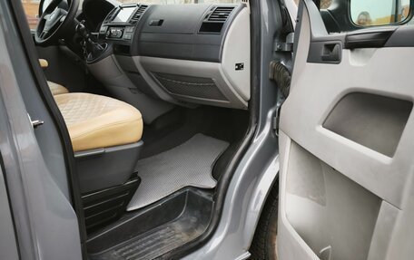 Volkswagen Caravelle T5, 2013 год, 2 400 000 рублей, 8 фотография