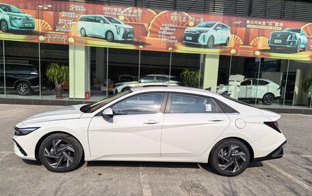 Hyundai Elantra, 2025 год, 1 880 000 рублей, 4 фотография