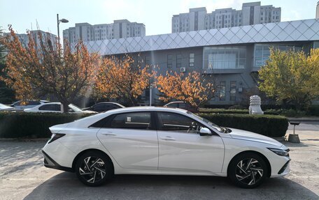 Hyundai Elantra, 2025 год, 1 880 000 рублей, 5 фотография