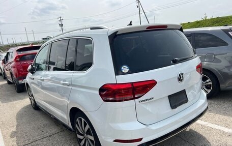 Volkswagen Touran III, 2017 год, 1 200 000 рублей, 7 фотография