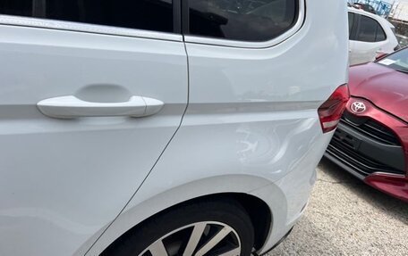 Volkswagen Touran III, 2017 год, 1 200 000 рублей, 13 фотография