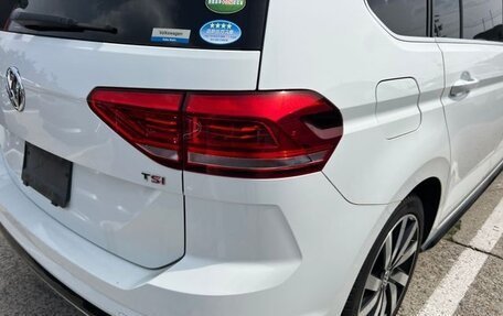 Volkswagen Touran III, 2017 год, 1 200 000 рублей, 5 фотография