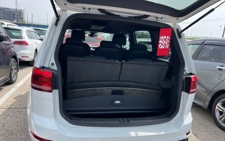 Volkswagen Touran III, 2017 год, 1 200 000 рублей, 18 фотография