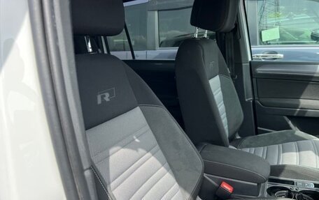 Volkswagen Touran III, 2017 год, 1 200 000 рублей, 24 фотография