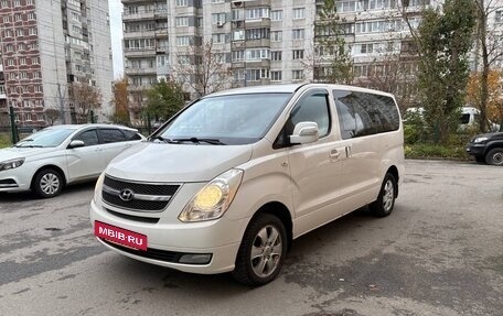 Hyundai Grand Starex Grand Starex I рестайлинг 2, 2014 год, 1 500 000 рублей, 3 фотография