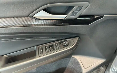 Volkswagen Golf VIII, 2022 год, 2 250 000 рублей, 12 фотография