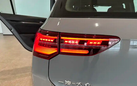 Volkswagen Golf VIII, 2022 год, 2 250 000 рублей, 21 фотография