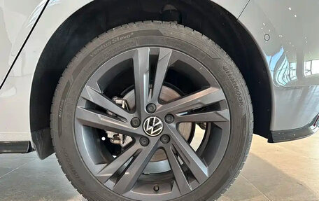 Volkswagen Golf VIII, 2022 год, 2 250 000 рублей, 19 фотография