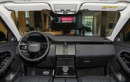 Land Rover Range Rover Evoque II, 2025 год, 7 790 000 рублей, 10 фотография