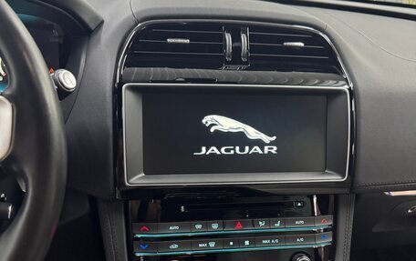 Jaguar F-Pace, 2016 год, 3 800 000 рублей, 17 фотография