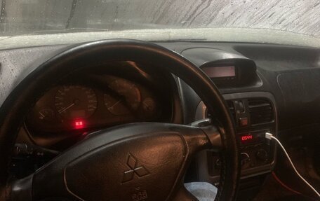 Mitsubishi Carisma I, 2001 год, 180 000 рублей, 7 фотография