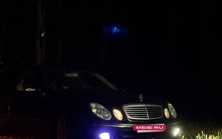 Mercedes-Benz E-Класс, 2004 год, 700 000 рублей, 3 фотография