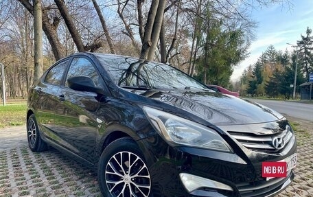 Hyundai Solaris II рестайлинг, 2015 год, 920 000 рублей, 2 фотография