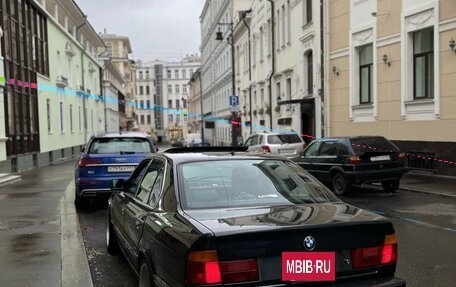 BMW 5 серия, 1988 год, 900 000 рублей, 2 фотография