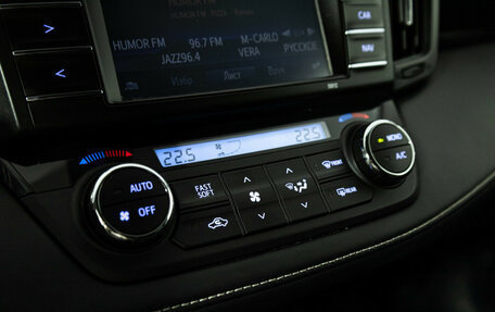 Toyota RAV4, 2016 год, 1 799 700 рублей, 18 фотография