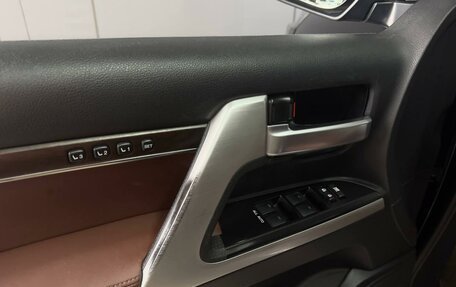 Toyota Land Cruiser 200, 2016 год, 6 500 000 рублей, 21 фотография