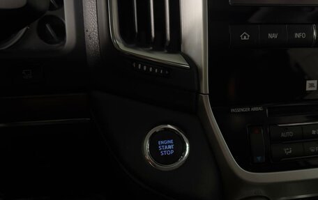 Toyota Land Cruiser 200, 2016 год, 6 500 000 рублей, 19 фотография