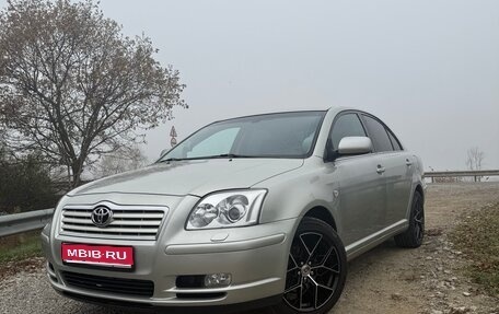 Toyota Avensis III рестайлинг, 2004 год, 750 000 рублей, 1 фотография