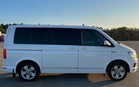 Volkswagen Multivan T6 рестайлинг, 2019 год, 4 800 000 рублей, 3 фотография