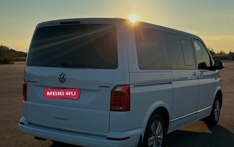 Volkswagen Multivan T6 рестайлинг, 2019 год, 4 800 000 рублей, 4 фотография