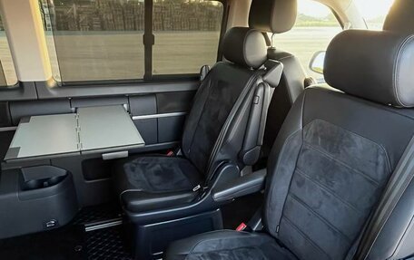 Volkswagen Multivan T6 рестайлинг, 2019 год, 4 800 000 рублей, 11 фотография