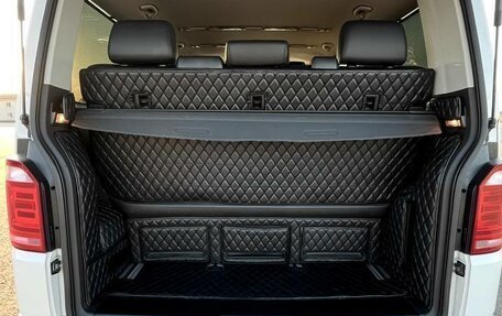 Volkswagen Multivan T6 рестайлинг, 2019 год, 4 800 000 рублей, 17 фотография