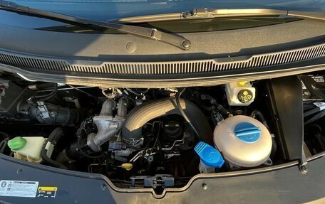 Volkswagen Multivan T6 рестайлинг, 2019 год, 4 800 000 рублей, 20 фотография