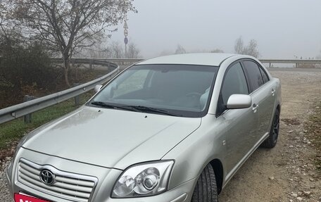 Toyota Avensis III рестайлинг, 2004 год, 750 000 рублей, 2 фотография