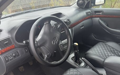 Toyota Avensis III рестайлинг, 2004 год, 750 000 рублей, 5 фотография