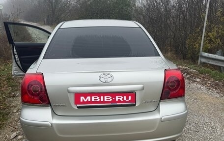 Toyota Avensis III рестайлинг, 2004 год, 750 000 рублей, 8 фотография