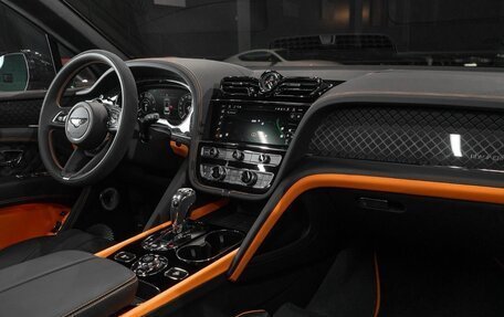 Bentley Bentayga I, 2025 год, 27 690 040 рублей, 18 фотография