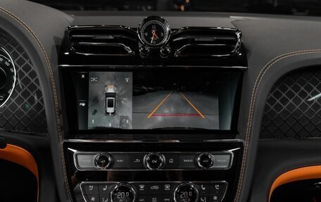 Bentley Bentayga I, 2025 год, 27 690 040 рублей, 16 фотография