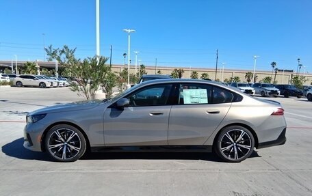 BMW 5 серия, 2025 год, 10 780 635 рублей, 3 фотография