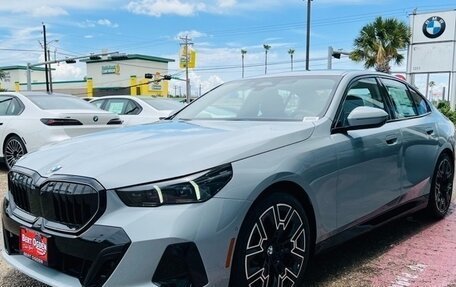 BMW 5 серия, 2025 год, 10 440 335 рублей, 2 фотография