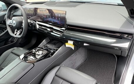 BMW 5 серия, 2025 год, 10 440 335 рублей, 18 фотография