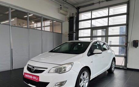 Opel Astra J, 2011 год, 760 000 рублей, 1 фотография