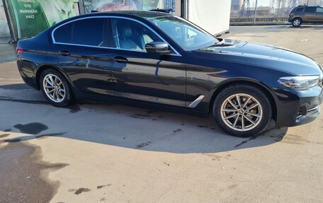 BMW 5 серия, 2021 год, 3 650 000 рублей, 4 фотография