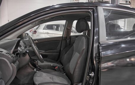 Hyundai Solaris II рестайлинг, 2015 год, 1 245 000 рублей, 13 фотография